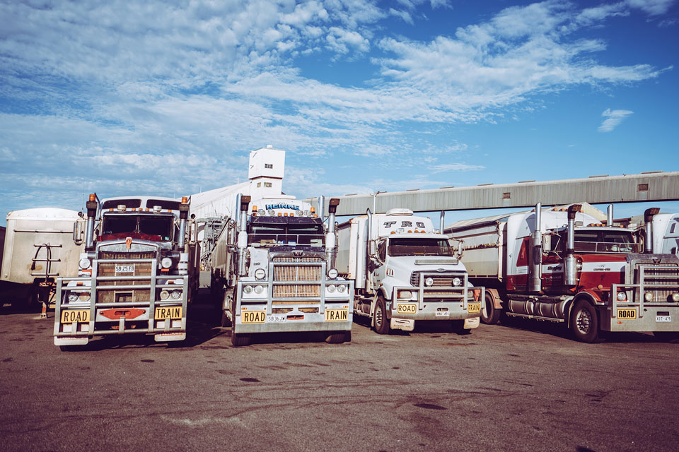 Roadtrains - Tipps zum Auto fahren in Australien