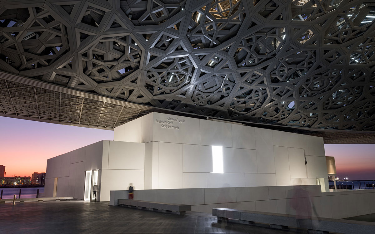 Louvre Abu Dhabi Sonne geht unter