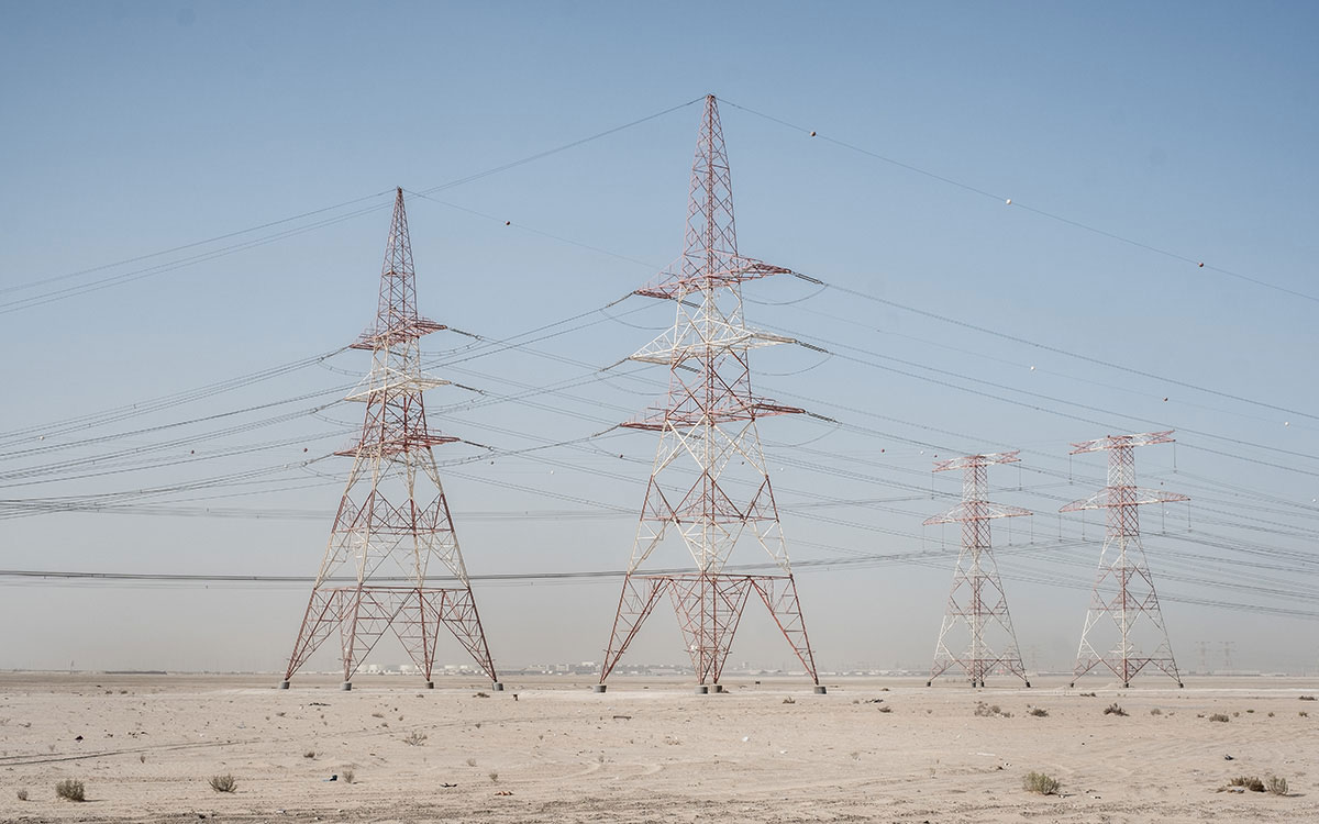 Strommasten Wüste Abu Dhabi | @Jens Burger Fotografie
