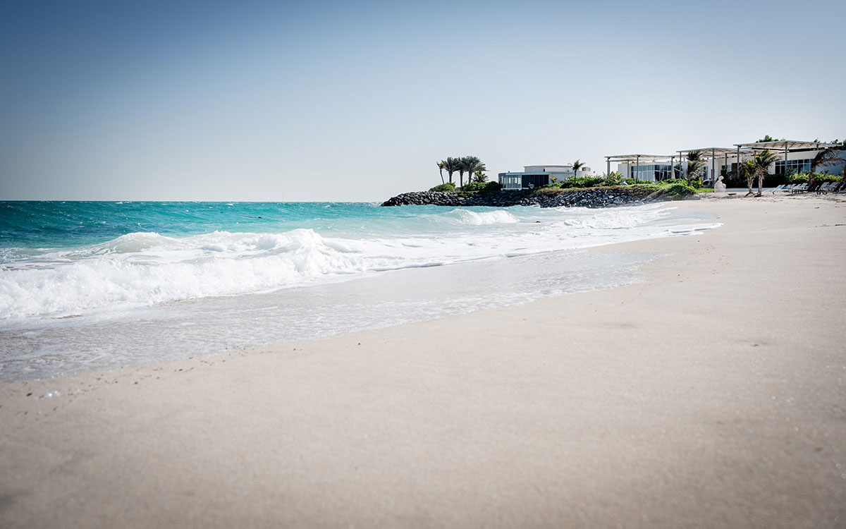 Sandstrand auf Zaya Nurai Island