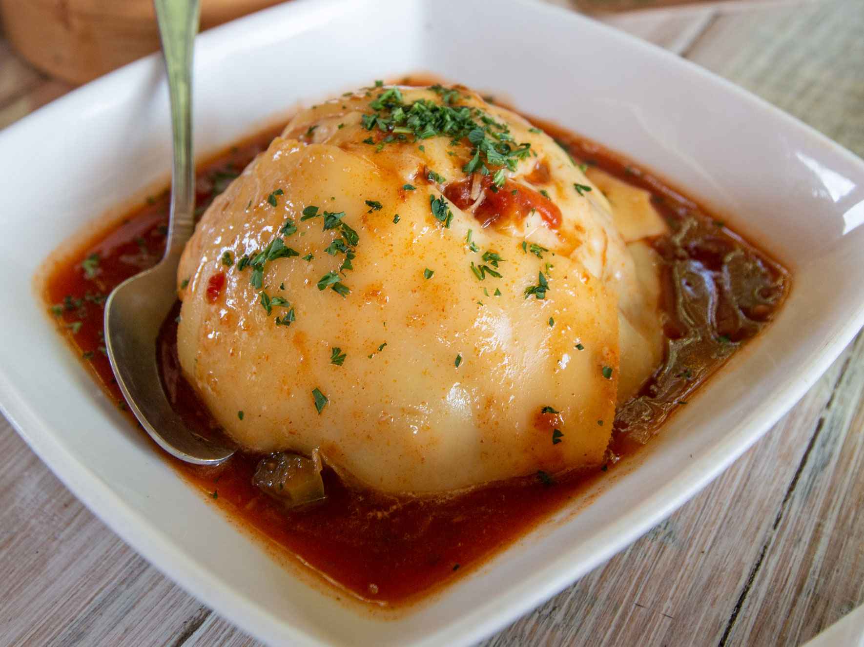 Keeshi Yena Aruba typisches Essen