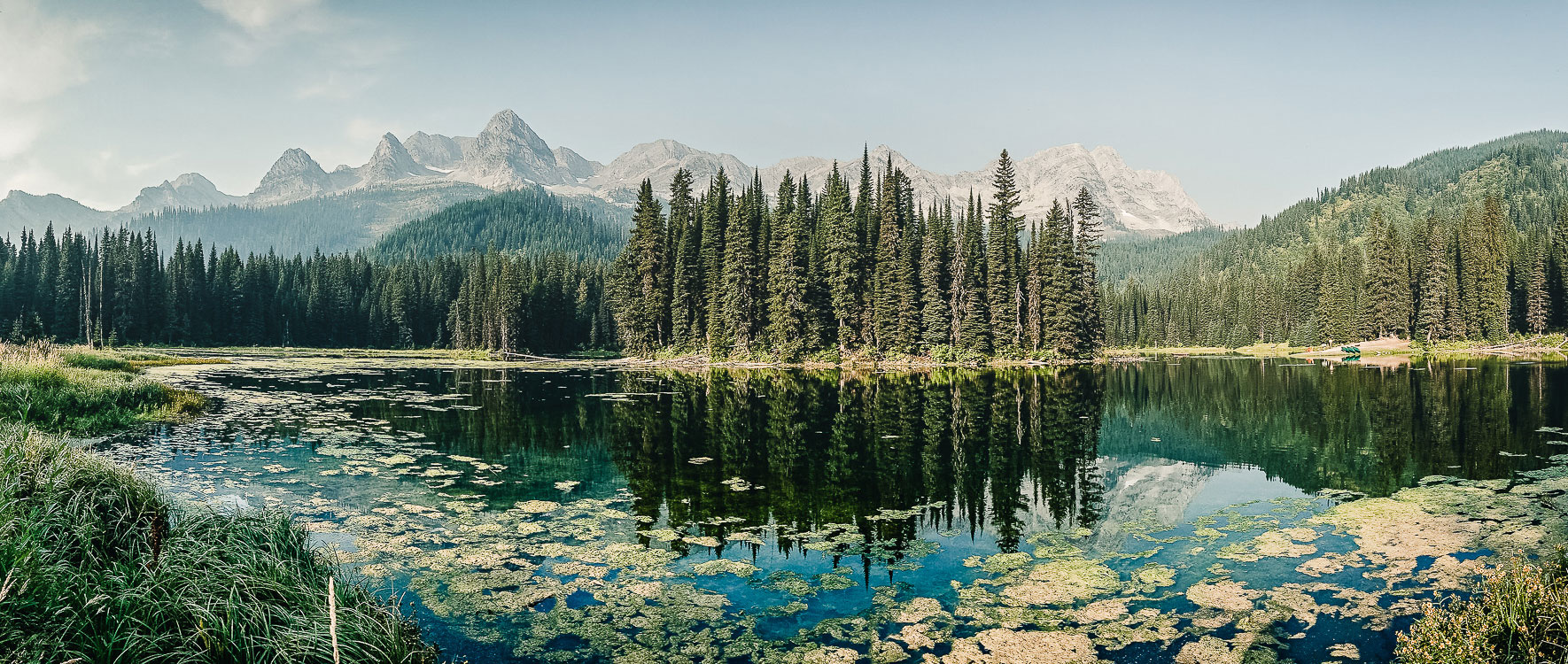 Traumhafter Island Lake Kanada