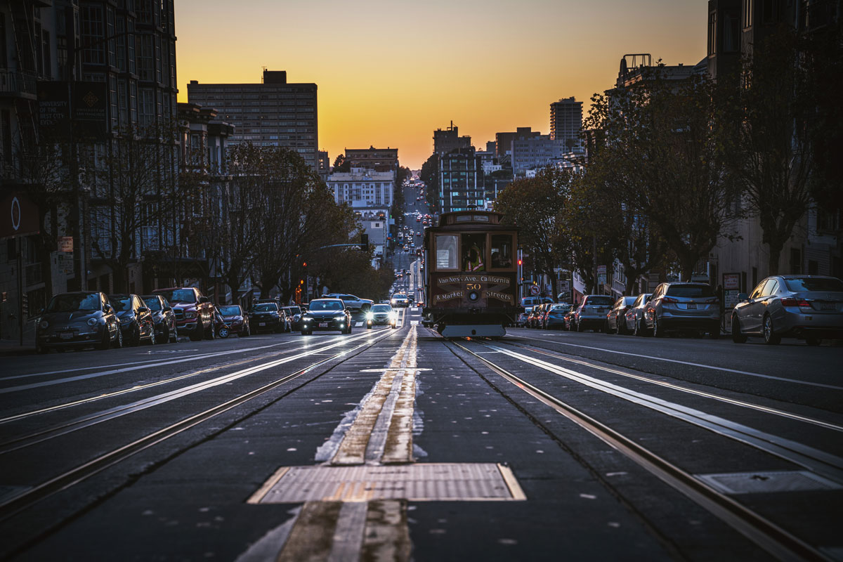 california-street-cable-car