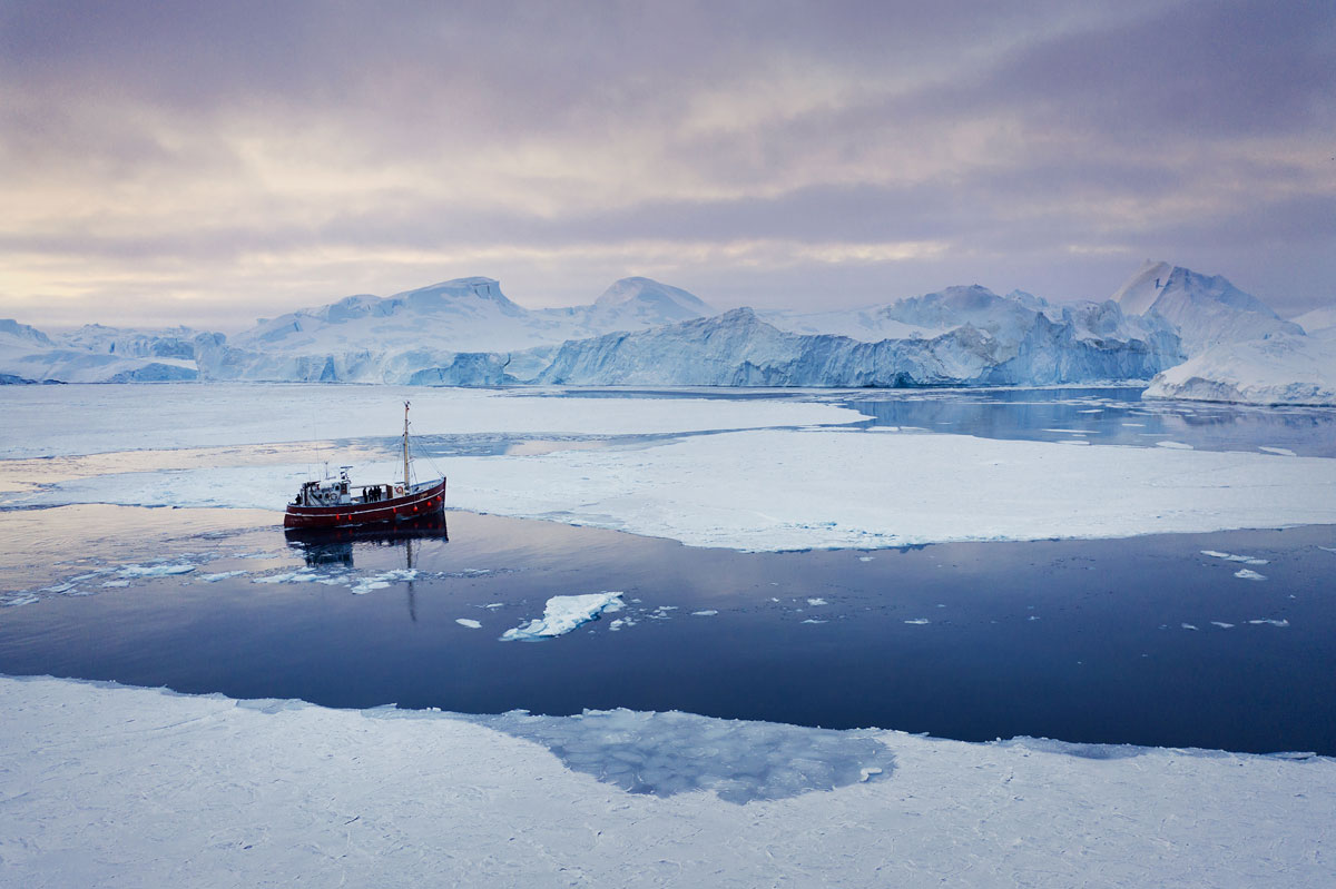 schiff-diskobucht-eisberge-2
