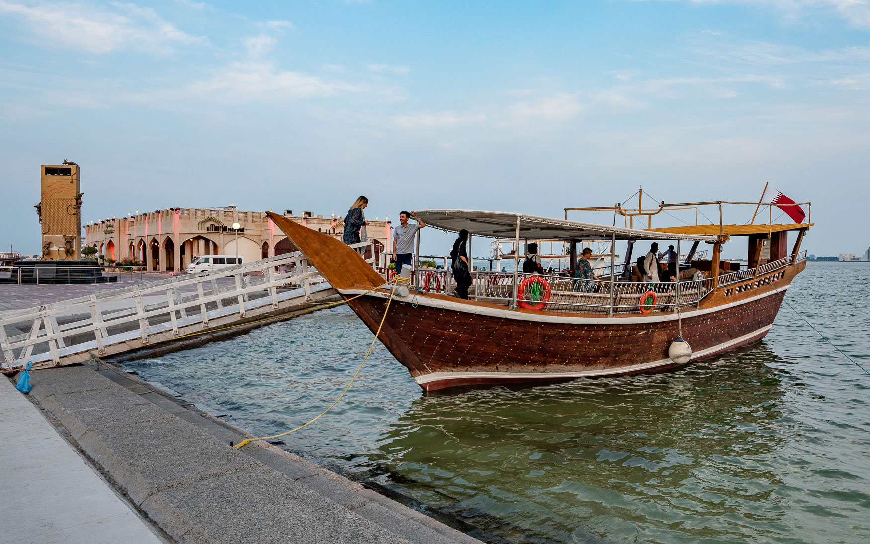 Sehenswürdigkeit in Doha: Traditionelle Dhau Cruise mit Boot.