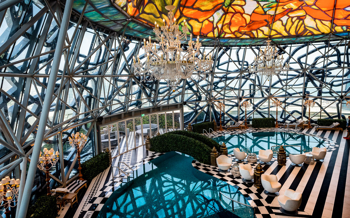 Hotel Pool im Mondrian Doha