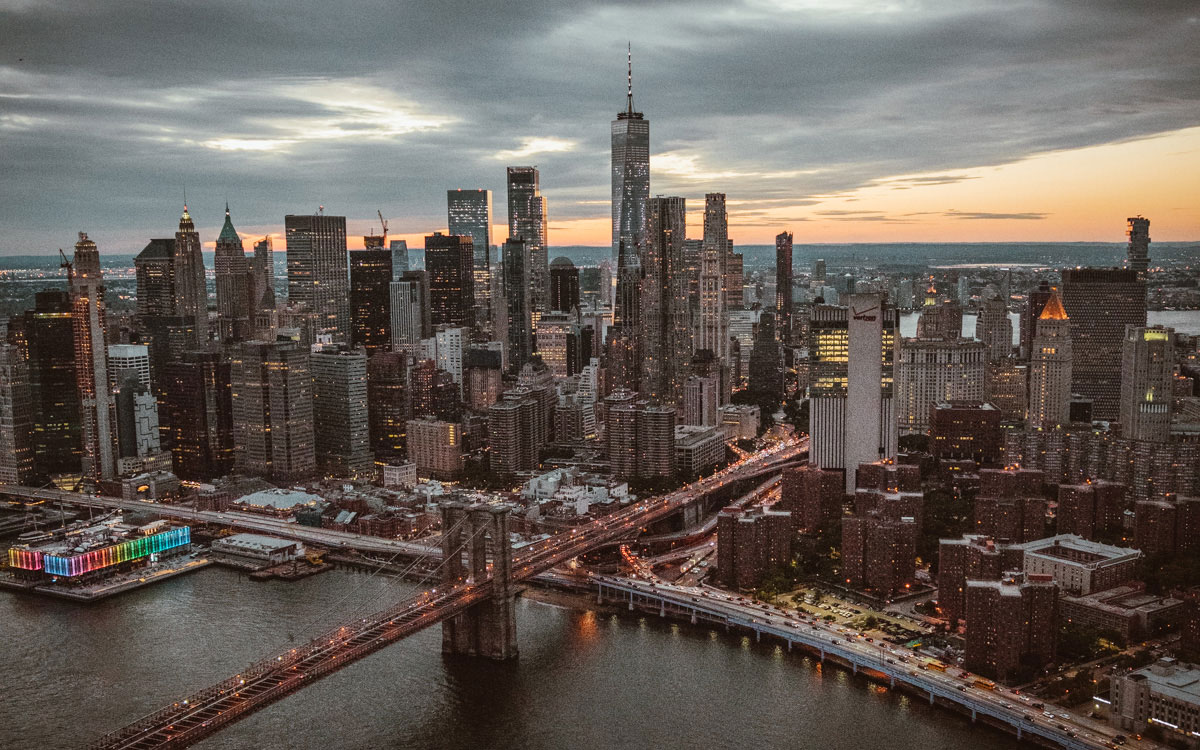 Brooklyn Bridge Heilkopterflug New York