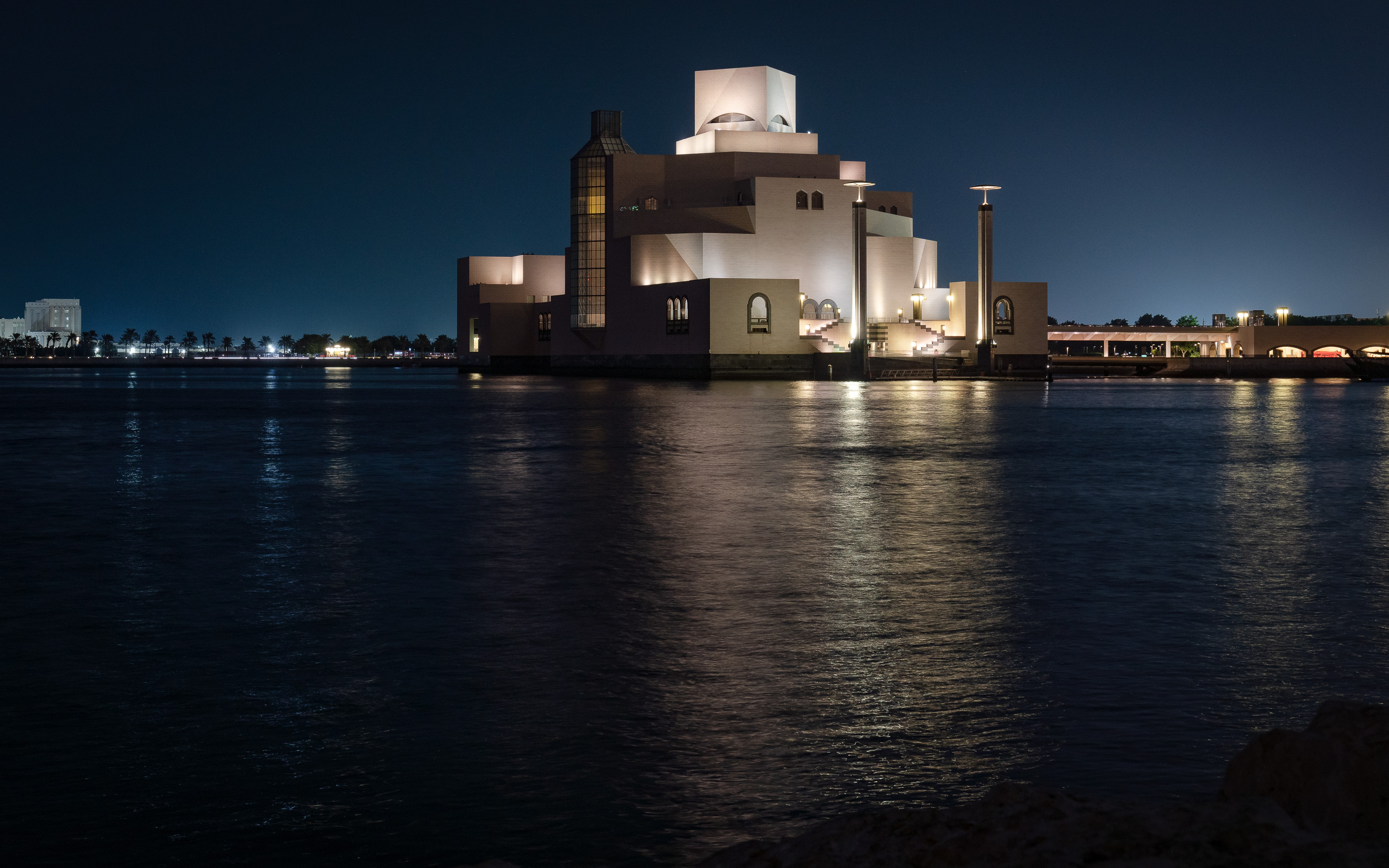 Ausblick Nachts auf Skyline Doha