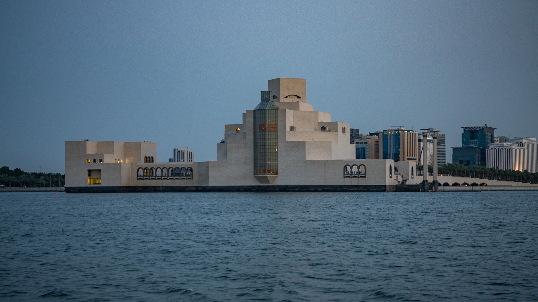 MIA in Doha von einer traditionellen Dhau aus gesehen.