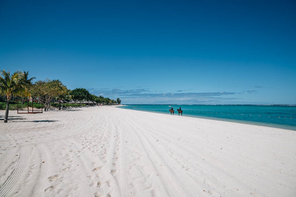Strand des St. Regis Mauritius Hotels