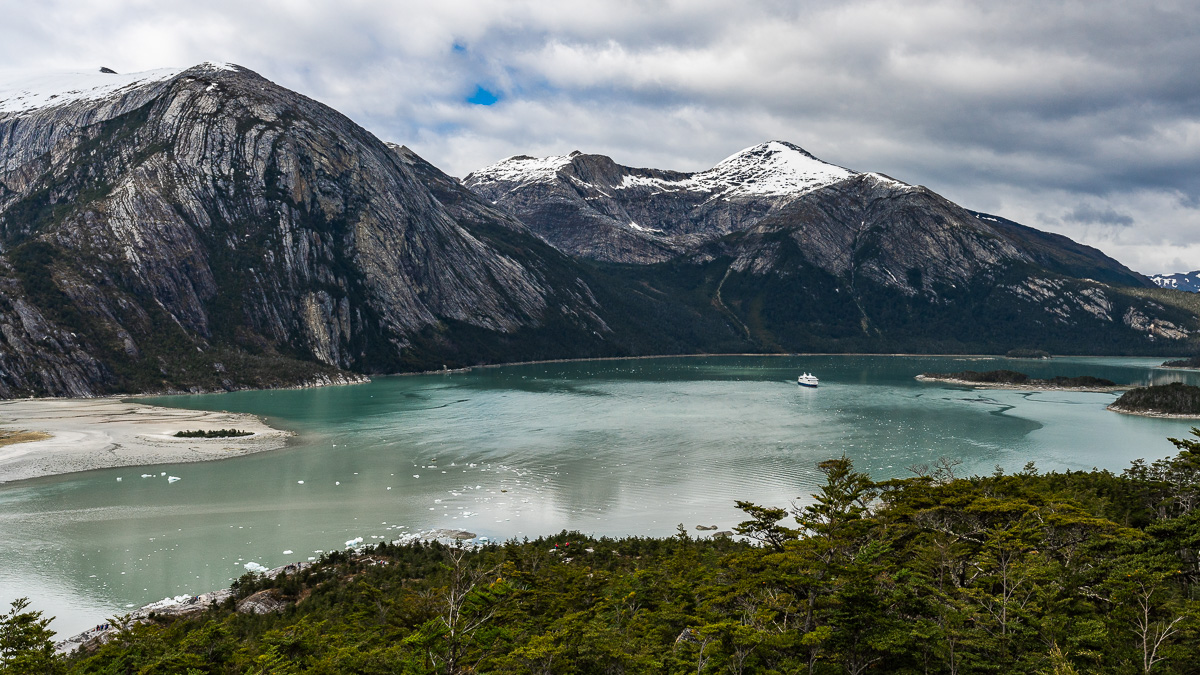 pia-gletscher-australis-schiff