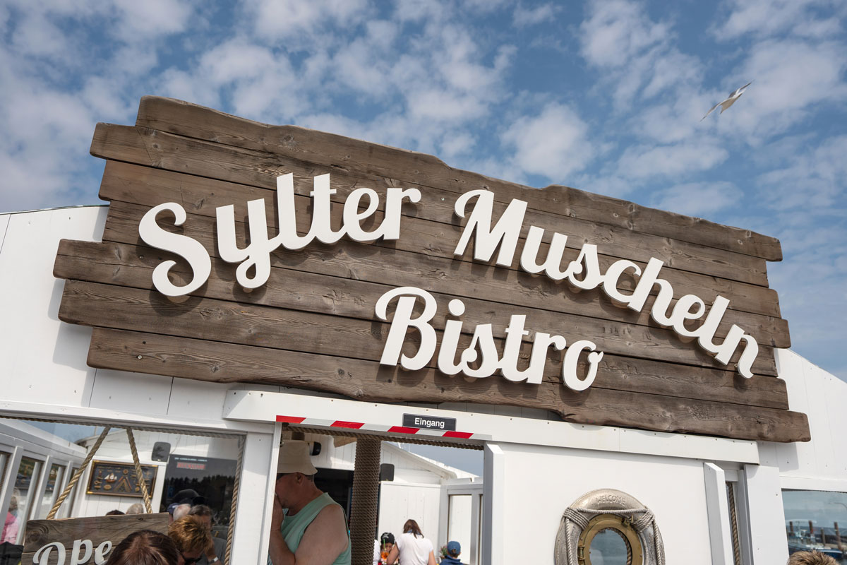 Weißes Haus der Sylter Muschelbude in Hörnum