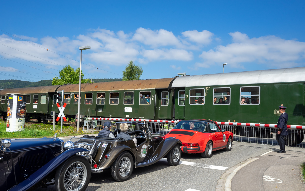 roadtrip-schwarzwald-sauschwänzlebahn-schaffner