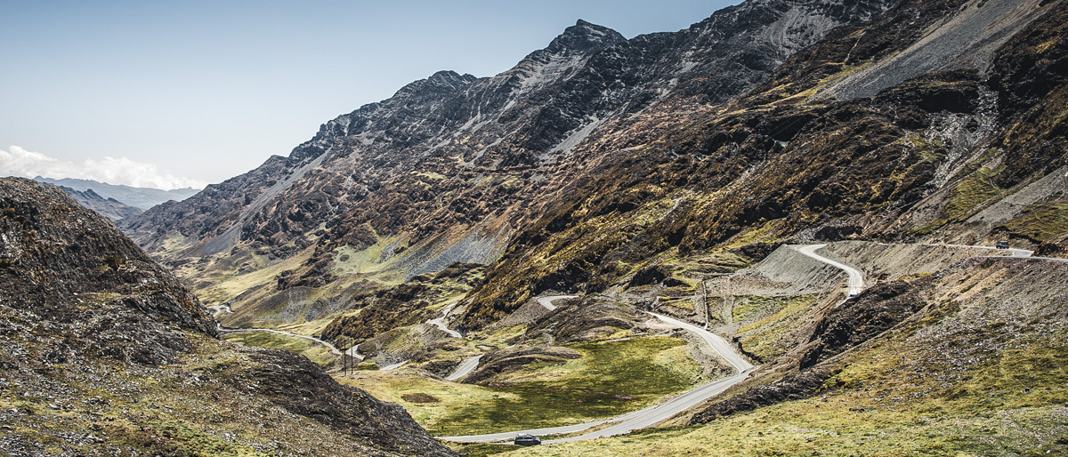 lares-trek-pass-huacahuasi