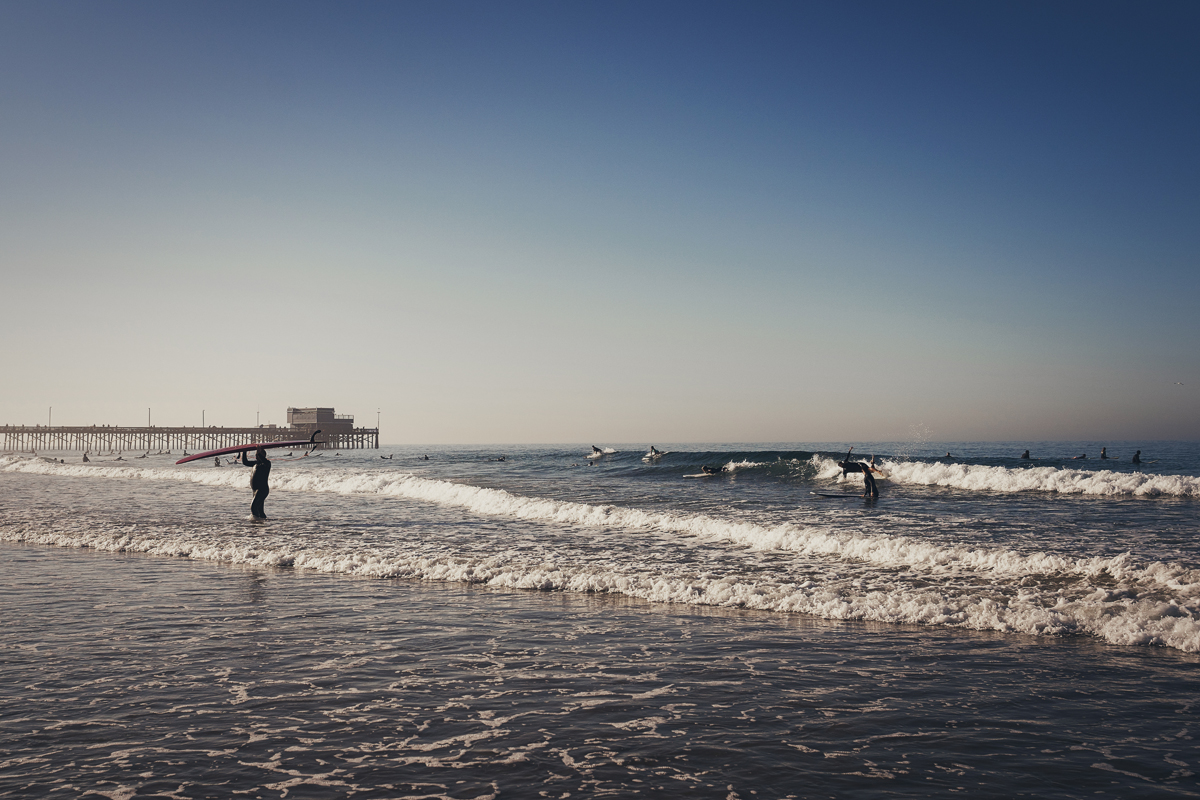 Surfer am Morgen in Huntington Beach