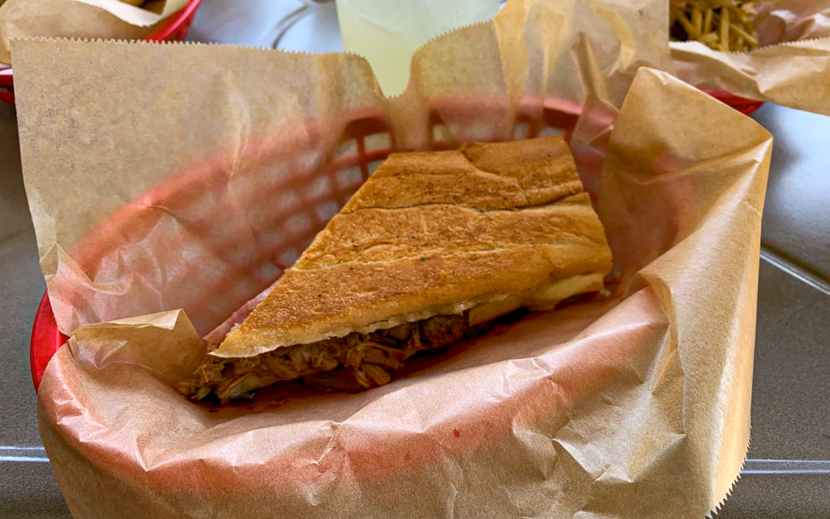 Florida-stpete-sehenswuerdigkeiten-bodega-outdoor-sandwich