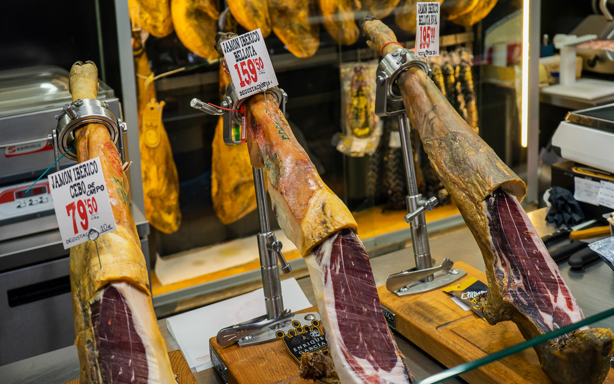 palma-sehenswuerdigkeiten-mercado-santa-catalina-schinken