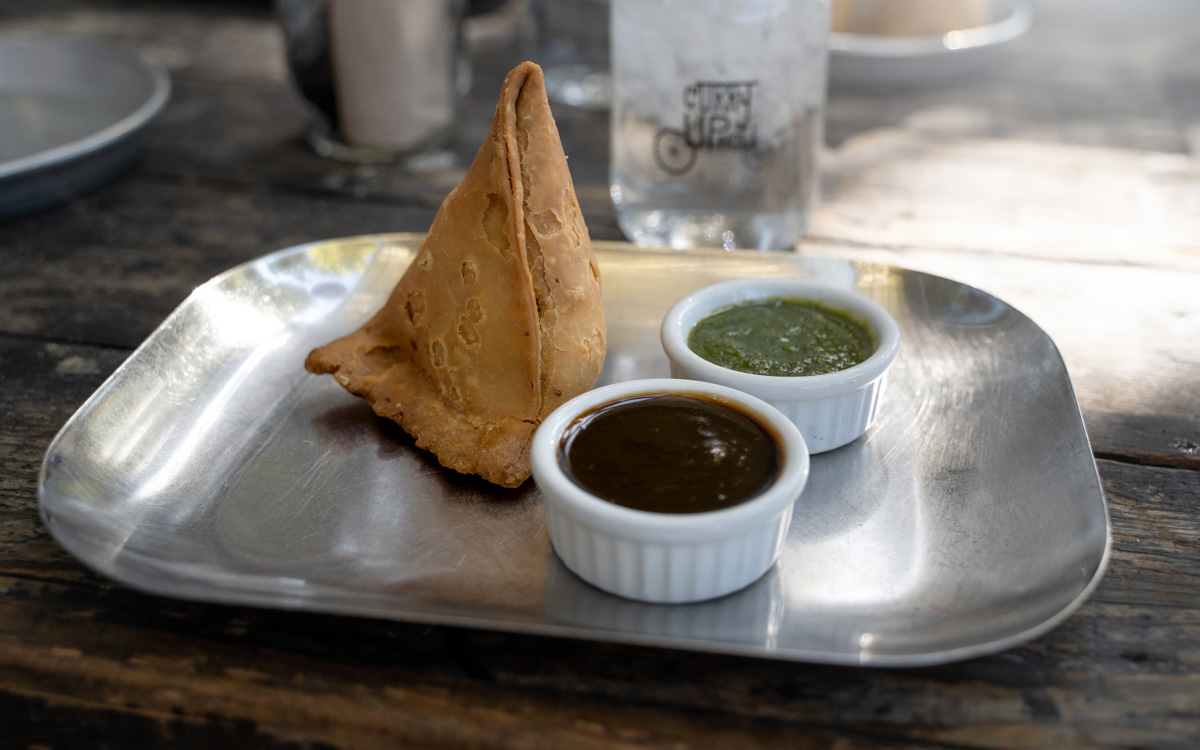 san-francisco-restaurant-curry-up-now-samosas
