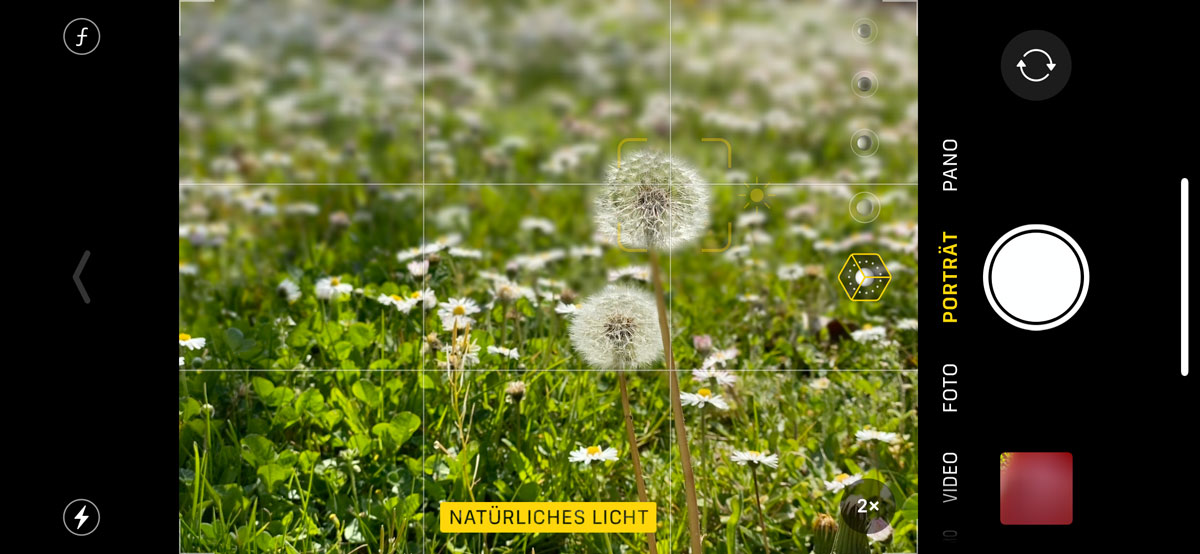 Porträtmodus für Tiefenschärfe - dein Objekt ist scharf, der Hintergrund unscharf.