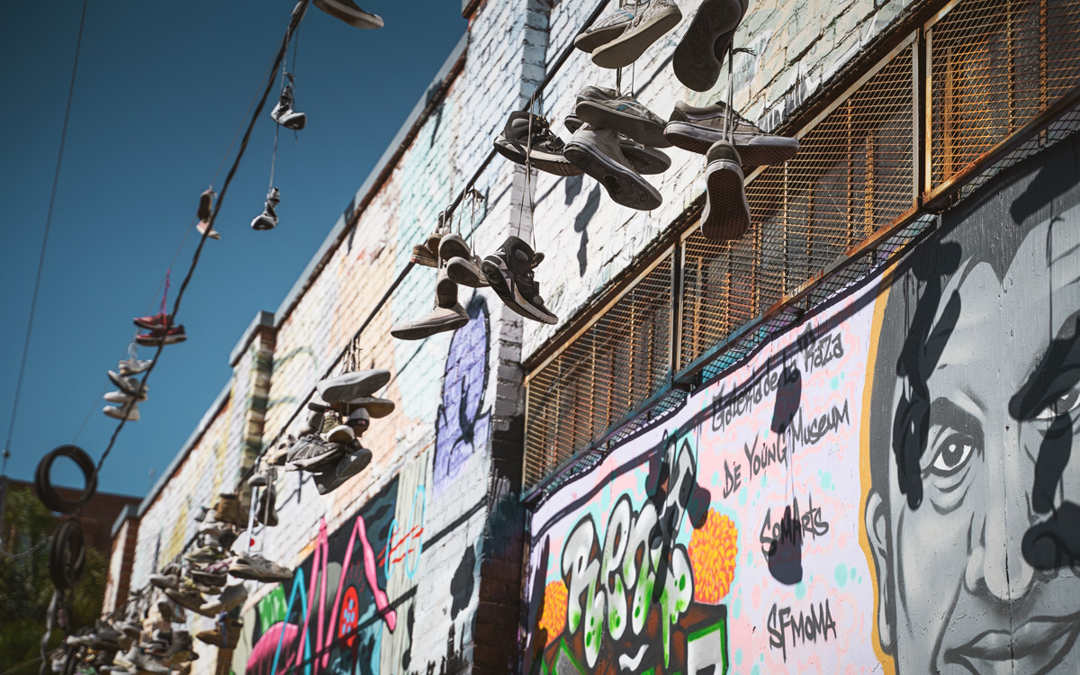 touren-san-francisco-street-art-schuhe
