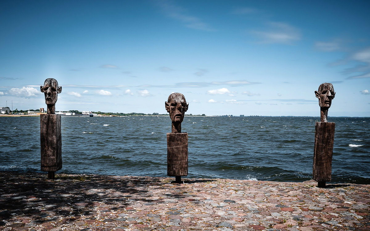 Die Drei Weißen sind teil des Wiecker Skulpturenpfads. Die Drei Weißen sind teil des Wiecker Skulpturenpfads.