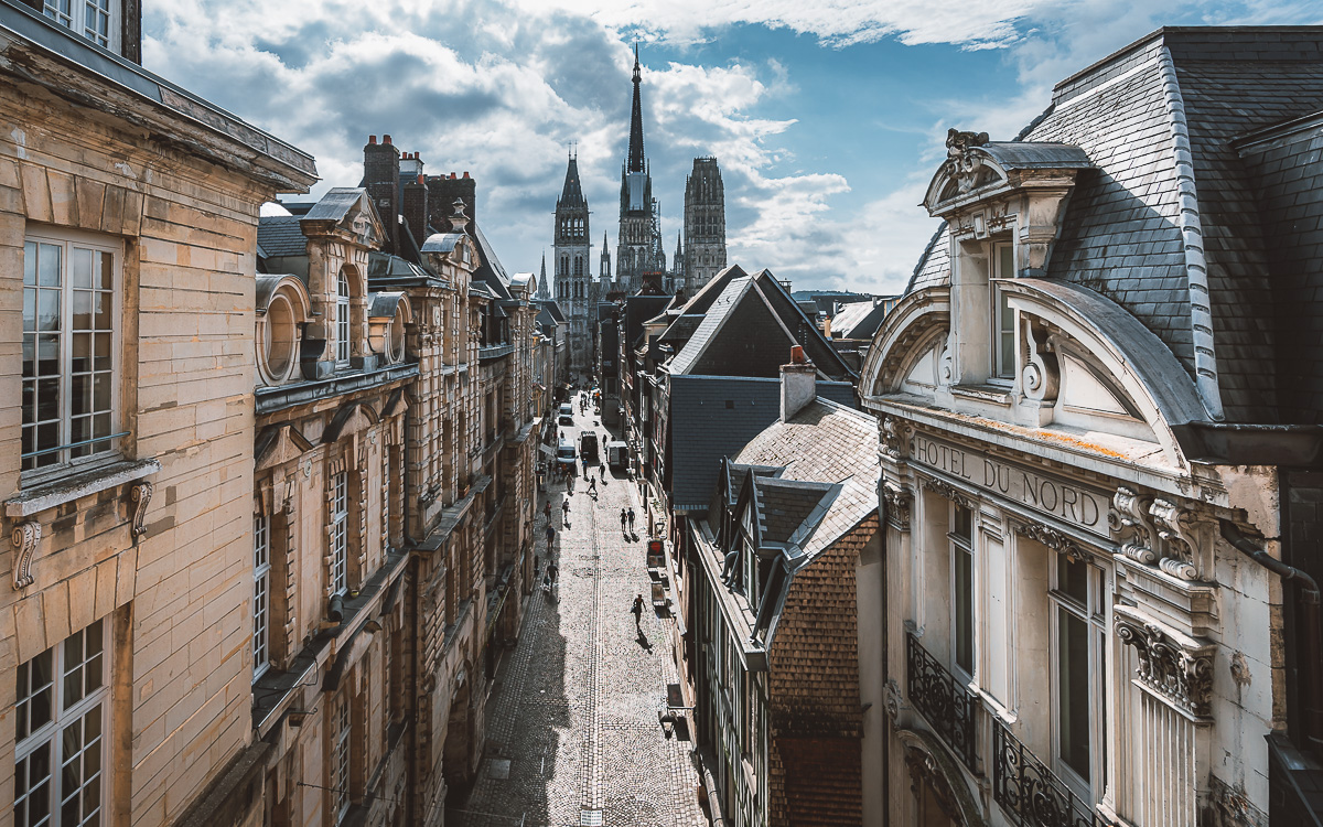 Blick auf die Rue Gros Horloge in Rouen