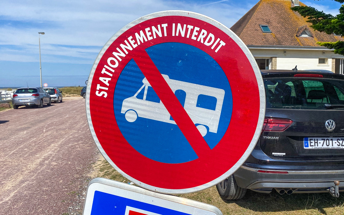 Parken verboten Schild Frankreich für Wohnmobile