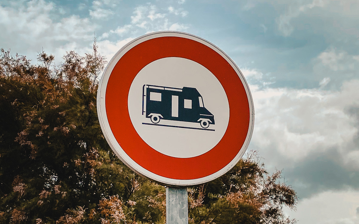 Verkehrsschild Frankreich Wohnmobil verboten