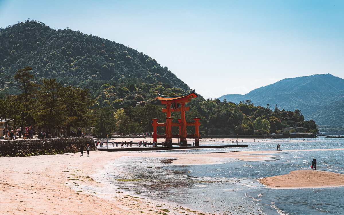 Torii Miyajima bei Ebbe