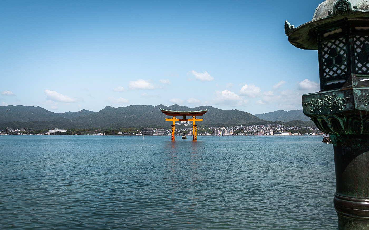 Torii Insel Miyajima Japan