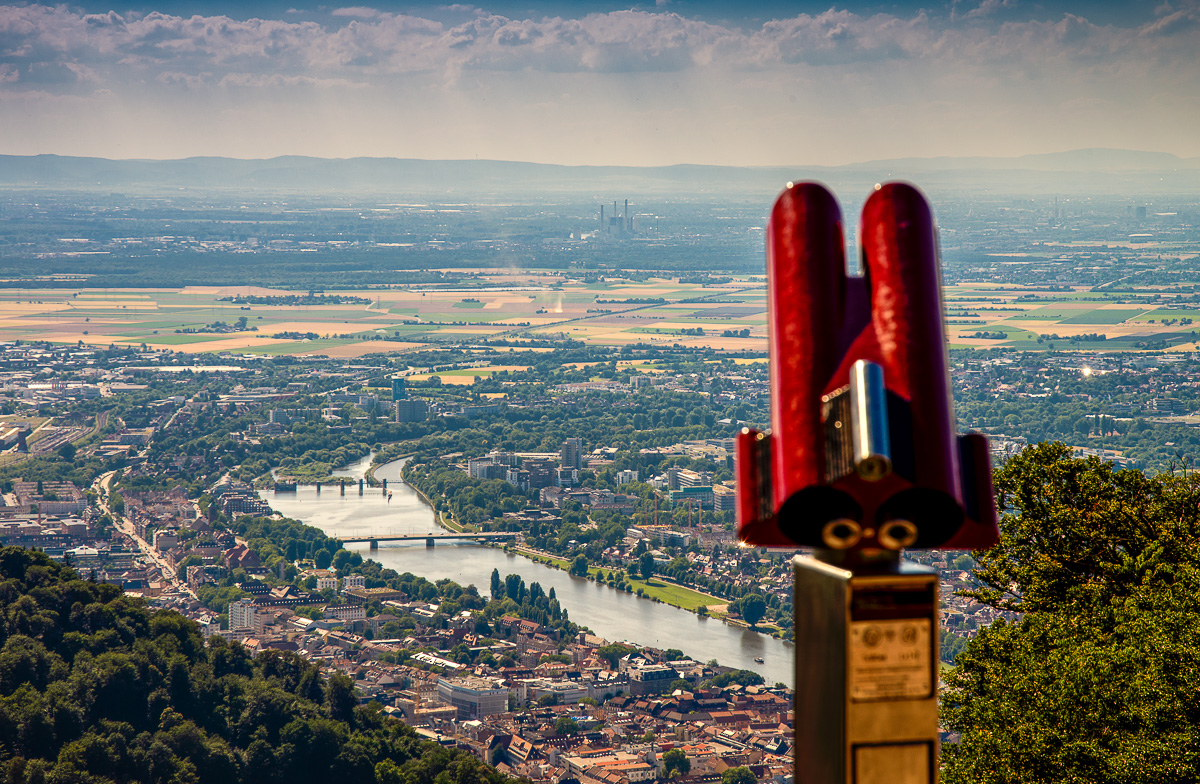 Panoramablick vom Königsstuhl auf das Neckartal in Heidelberg © Tobias Schwerdt