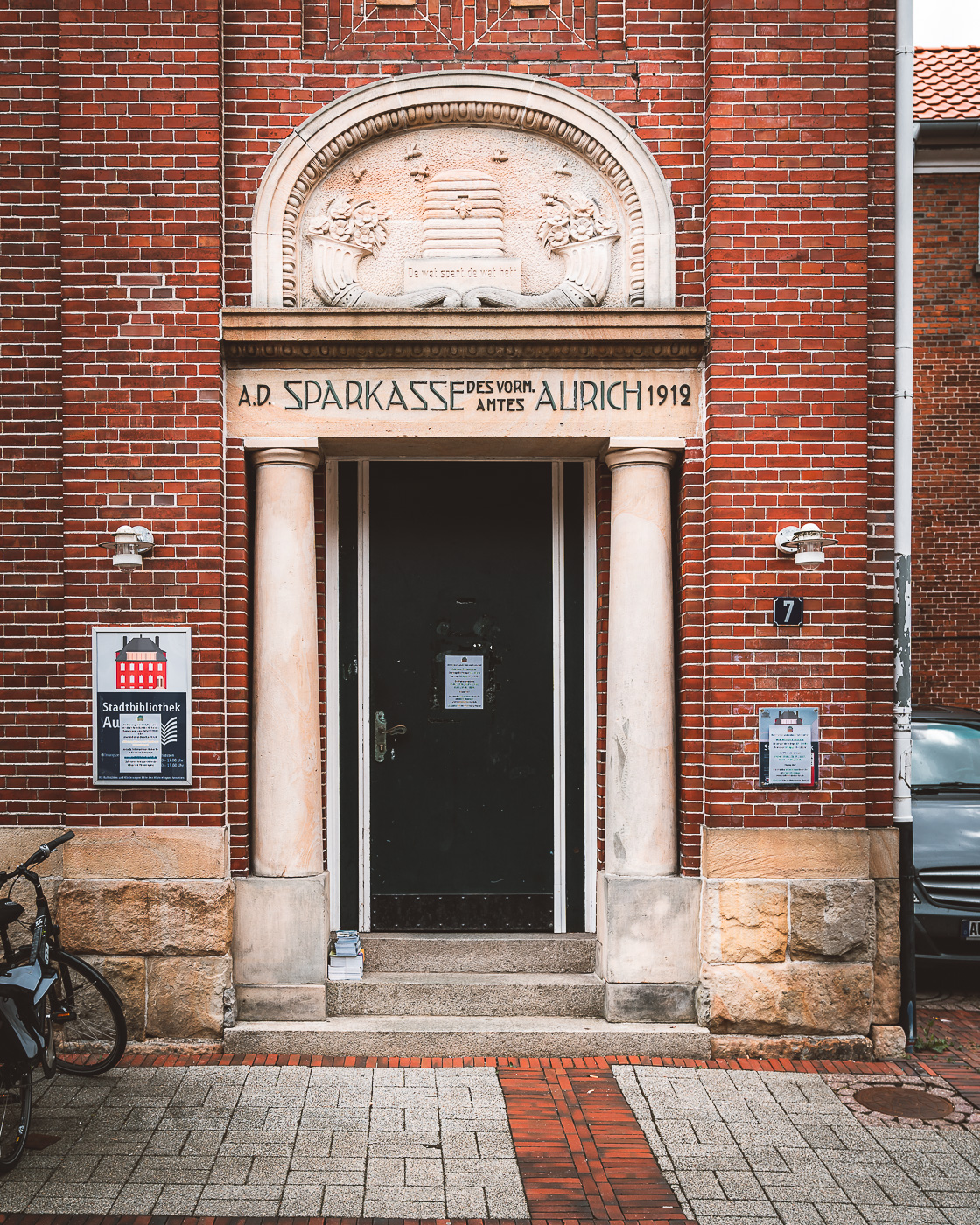 Altstadt in Aurich, die alte Sparkasse aus dem Jahr 1912