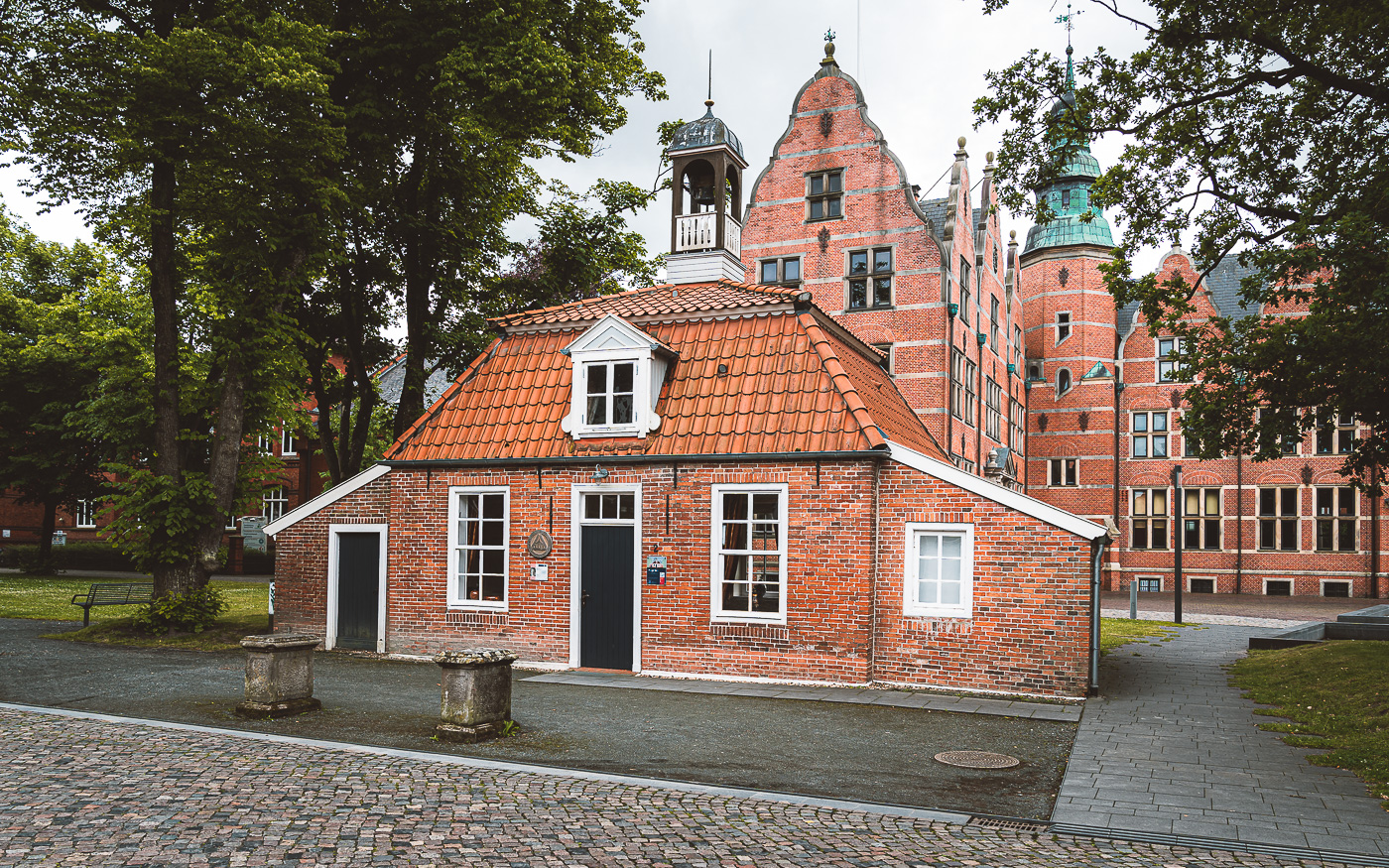 Pingelhus Aurich, ehemaliges Hafenw&auml;rterh&auml;uschen