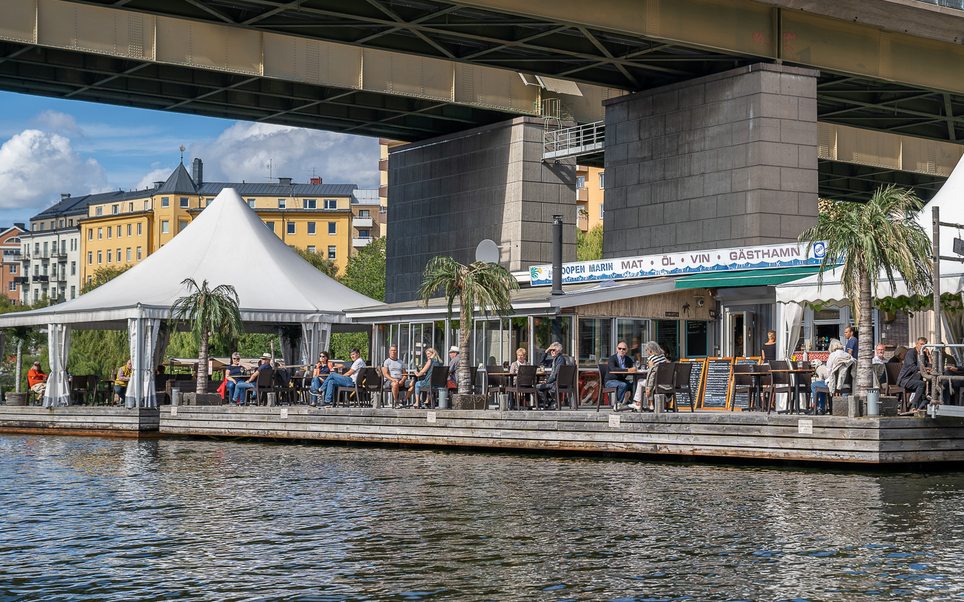 Bars auf dem Wasser in Stockholm
