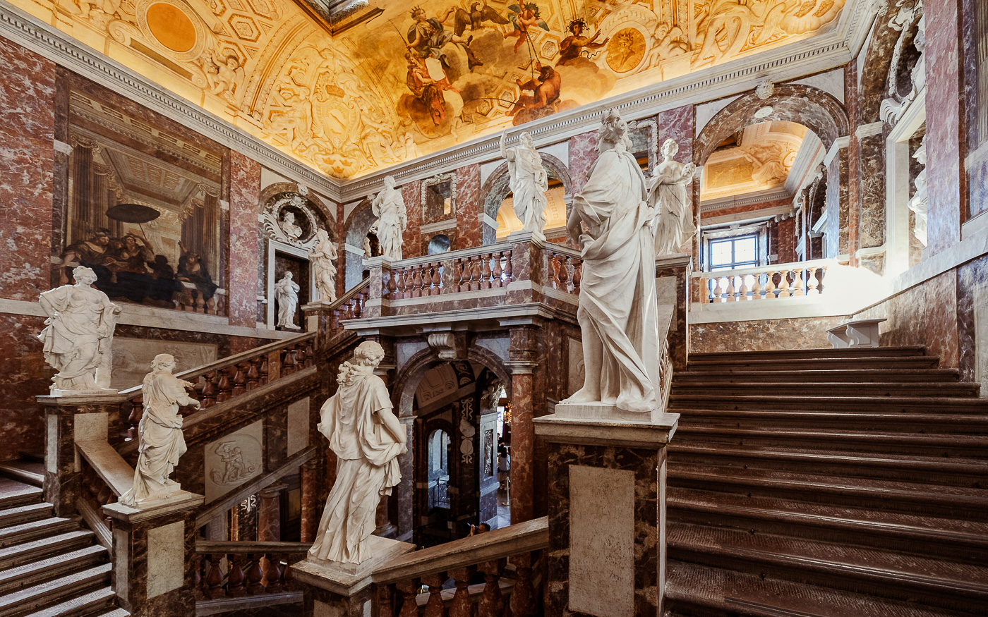Pompöse Treppen im Schloss Drottningholm