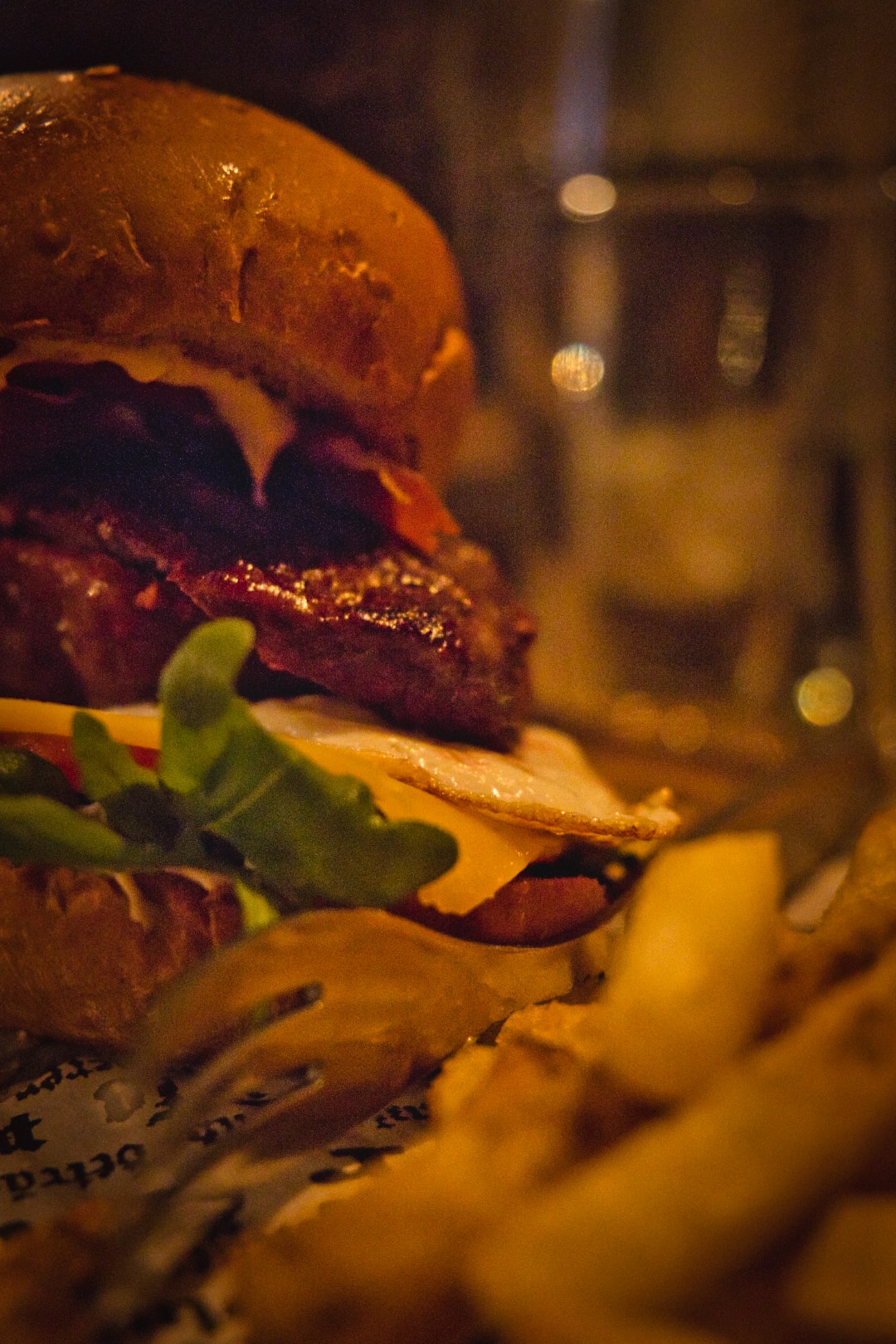 Burger im Restaurant Uhrwerk im Hotel Charles Lindbergh Phantasialand