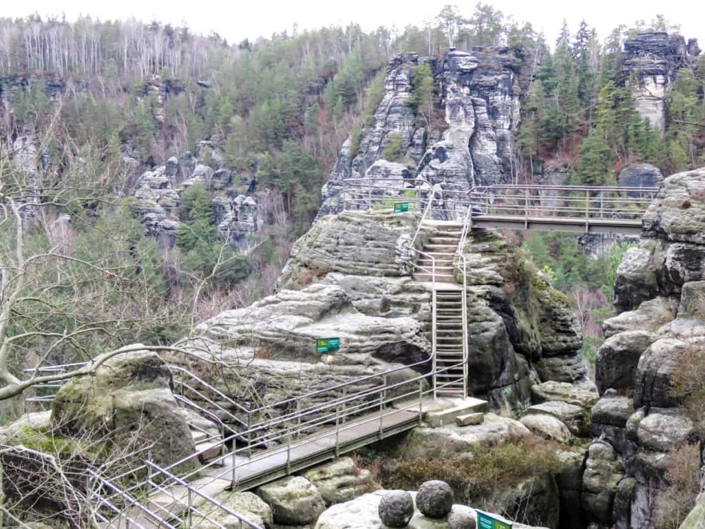 Die Überreste der Felsenburg Neurathen