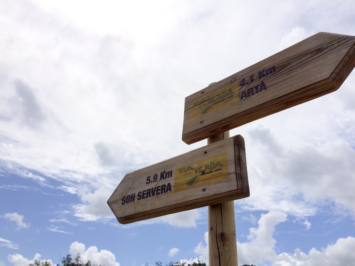 Beschilderung auf dem Vía Verde