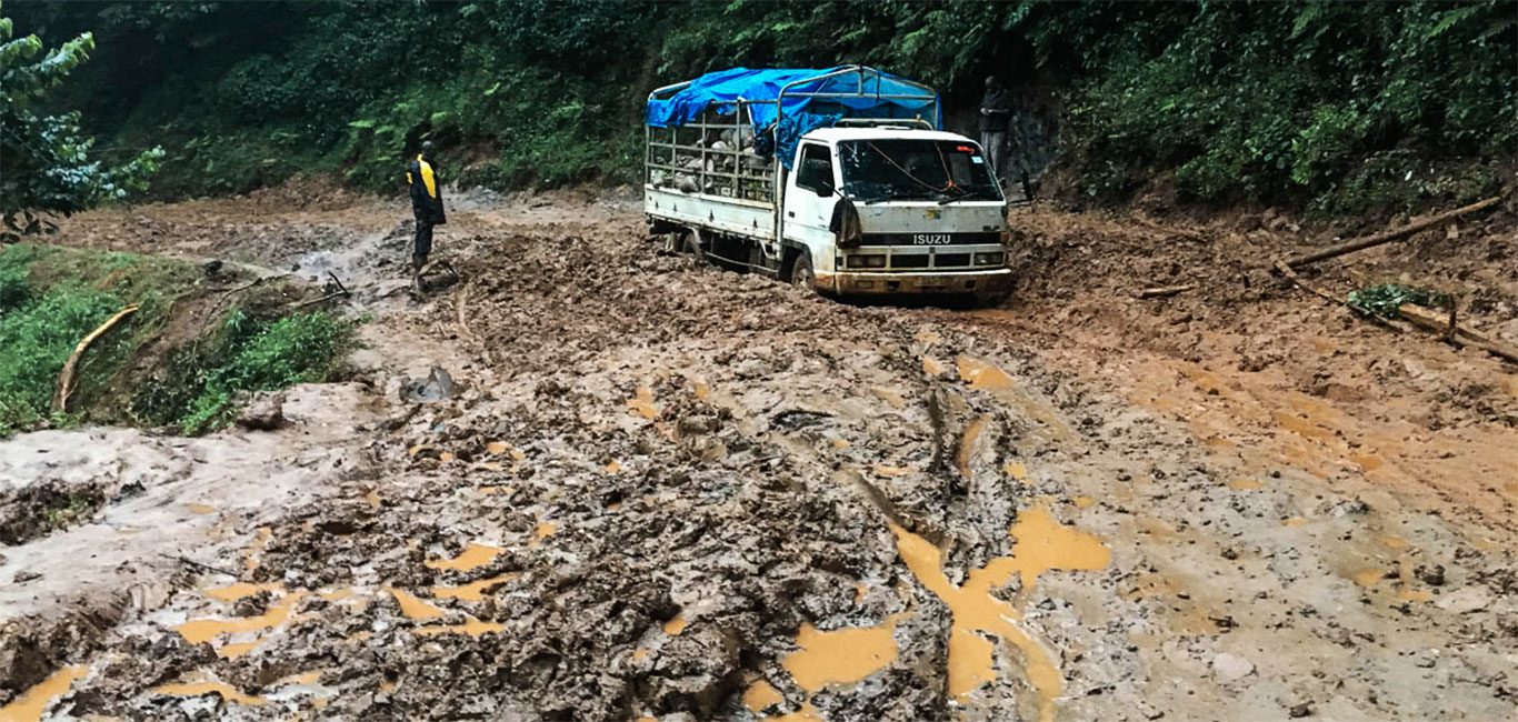 Auto fahren Uganda Bwindi Piste