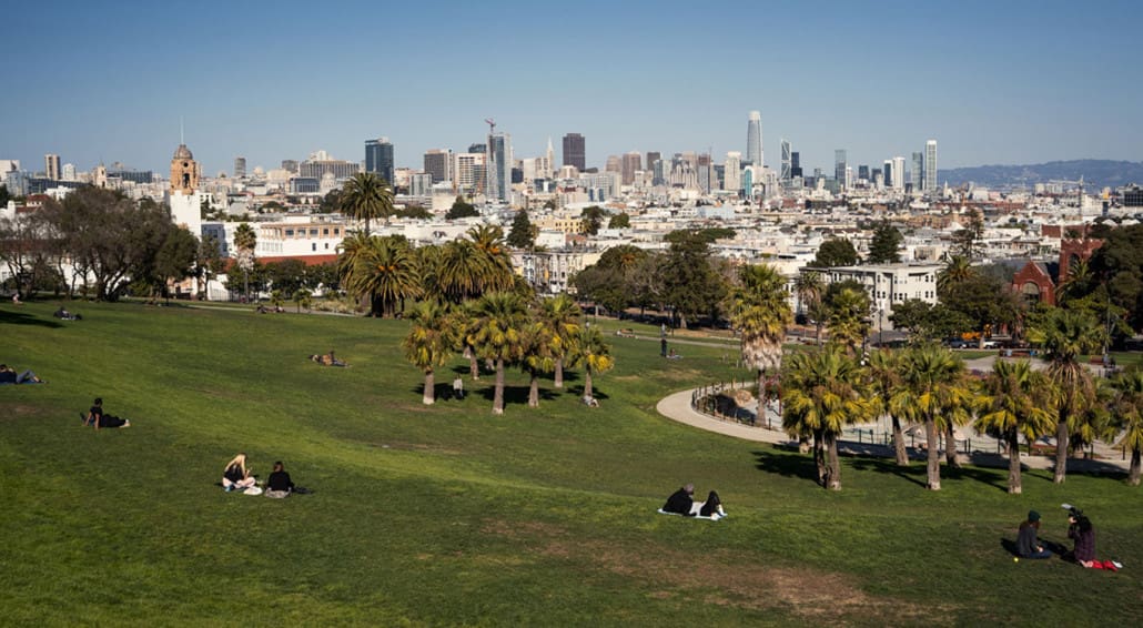 Mission Dolores Park in San Francisco: Hier hast du eine tolle Aussicht.