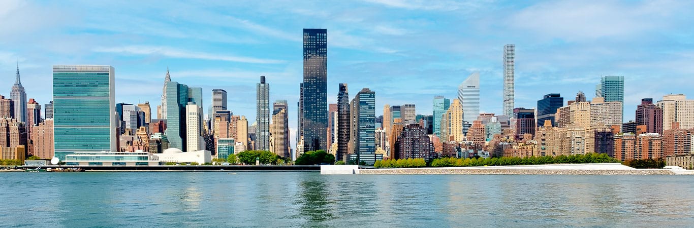 New York Skyline von Queens aus gesehen