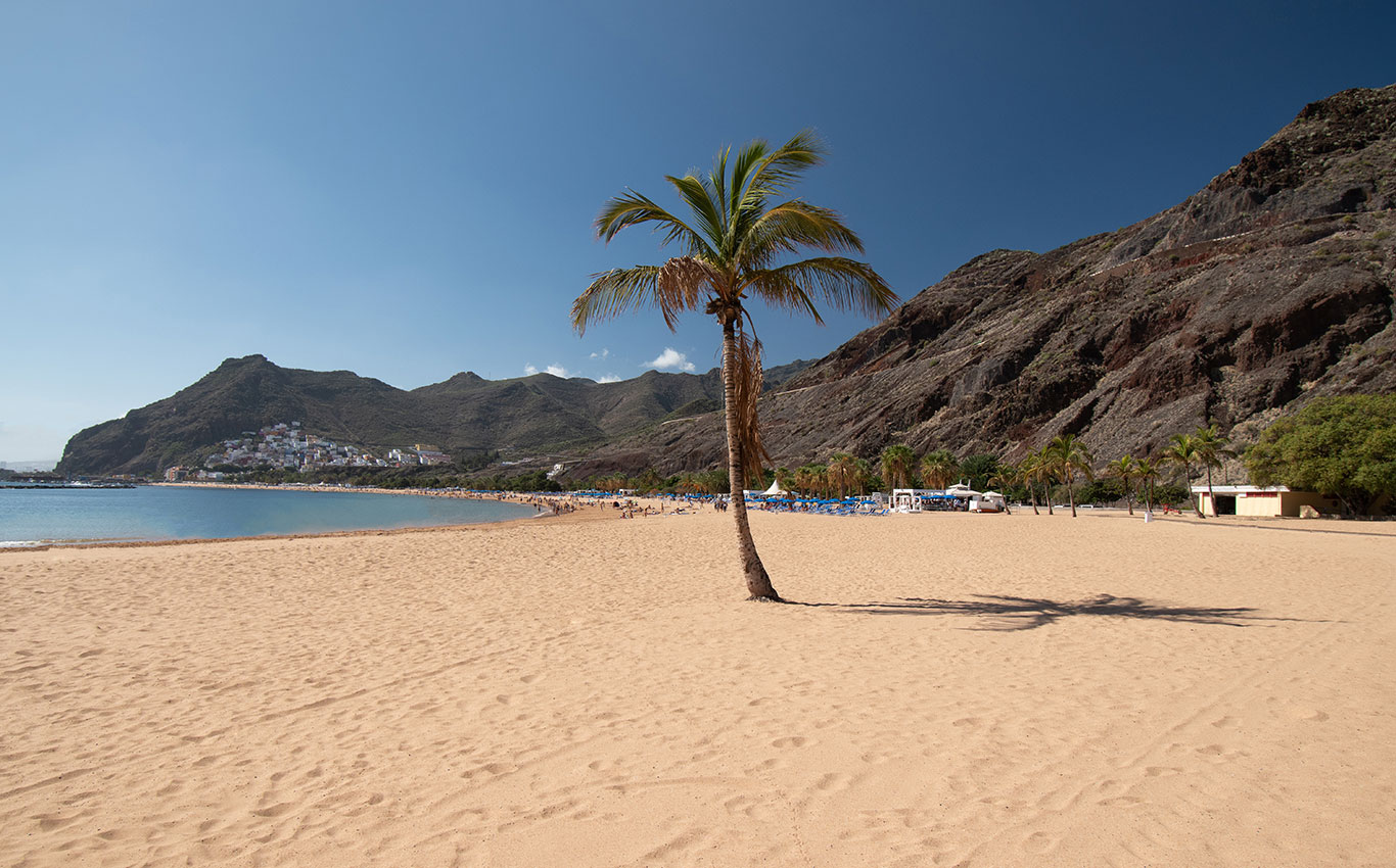Feiner Strand in Playa de las Teresitas in Teneriffa
