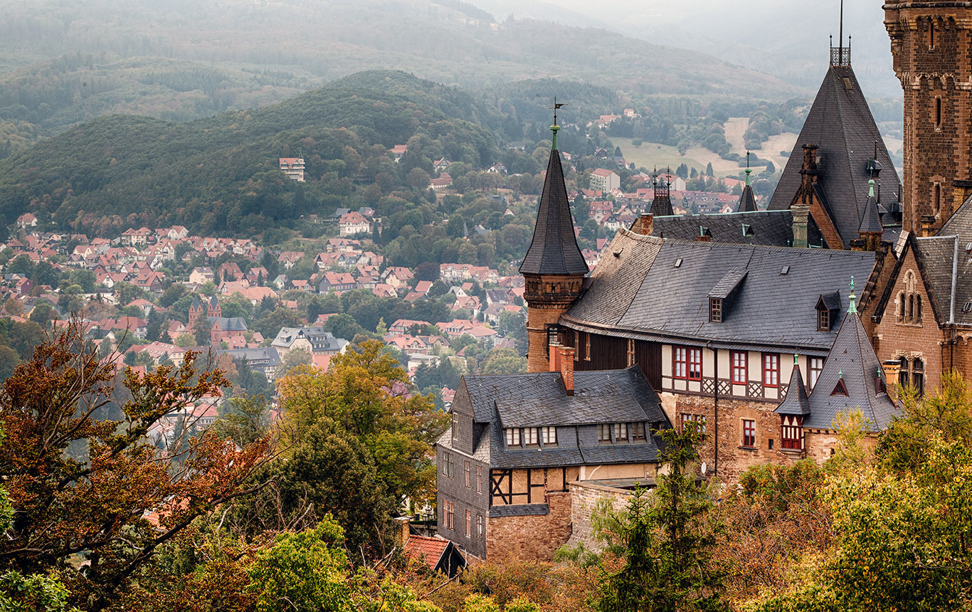 Schloss Wernigerode liegt im Harz in Wernigerode
