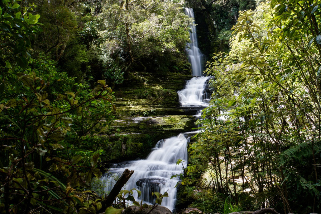Stufen der Mcleans Falls in den Catlins Neuseeland