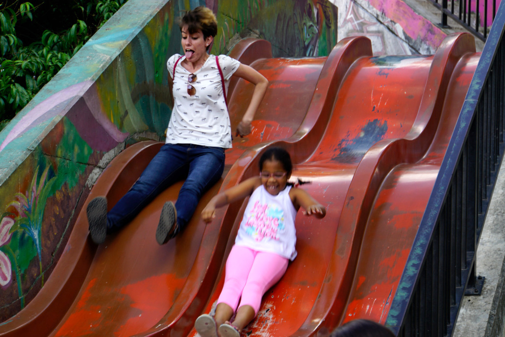 Rutsche in der Comuna 13 in Medellín