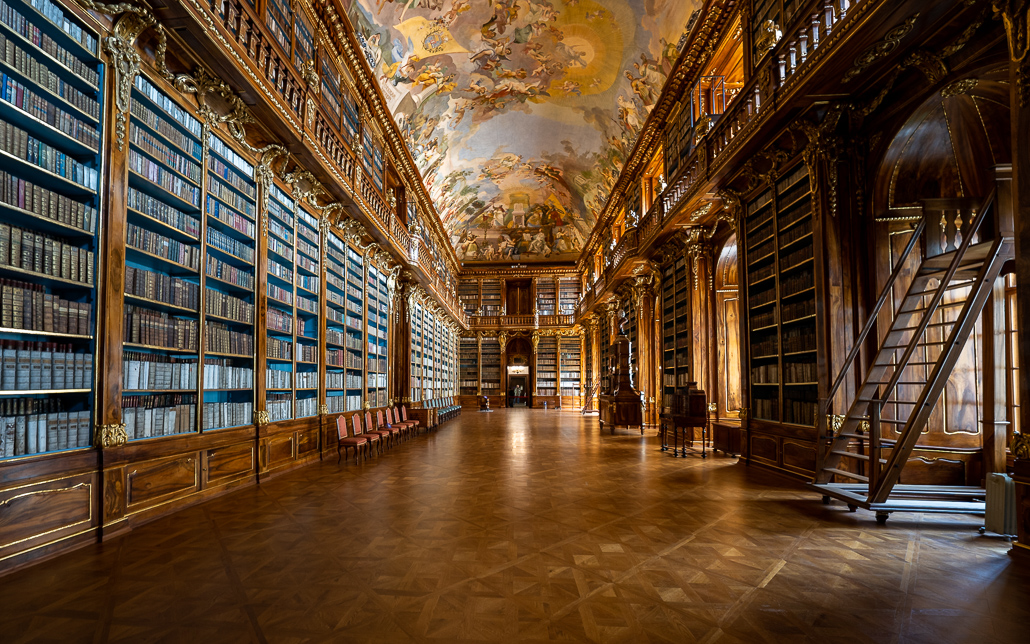 Bücher im Leseraum Kloster Strahov Prag