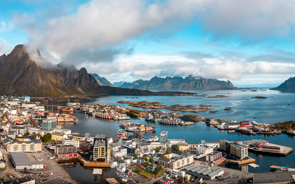 Aussicht auf Svolvær bei der Wanderung