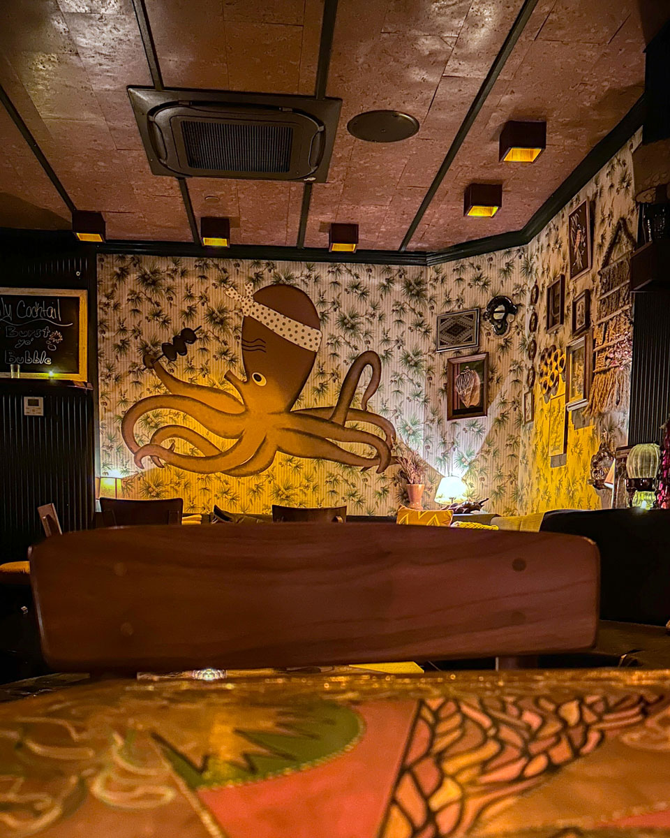 Broken Shaker Bar im Zimmer Freehand Hotel Chicago