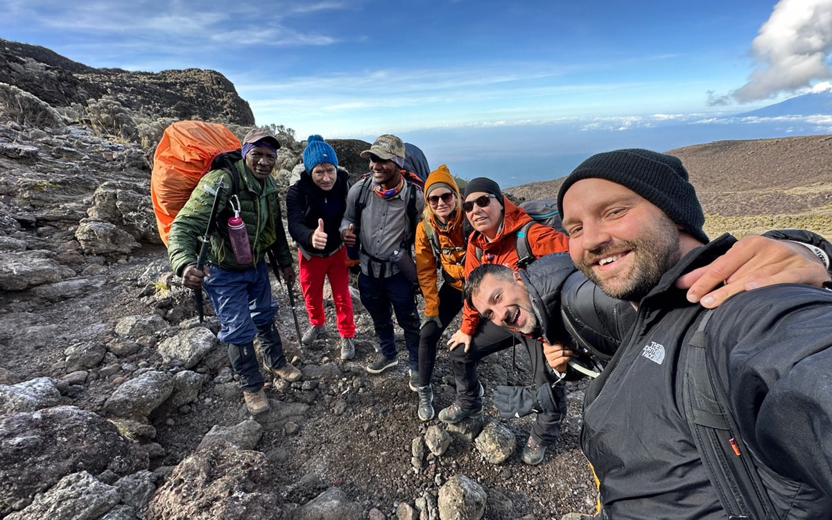 Gute Stimmung nach Erklimmen der Baranco Wall am Mt. Kilimanjaro