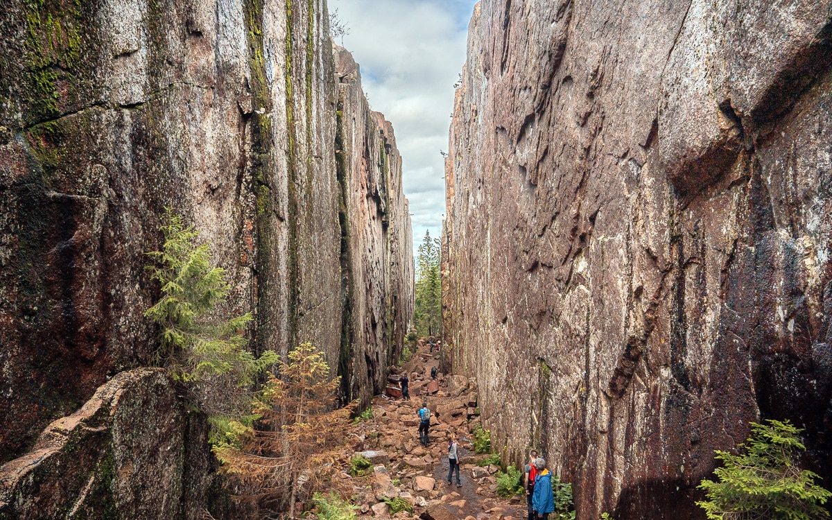 Die mächtige Schlucht Slåttdalsskrevan im Skuleskogen Nationalpark